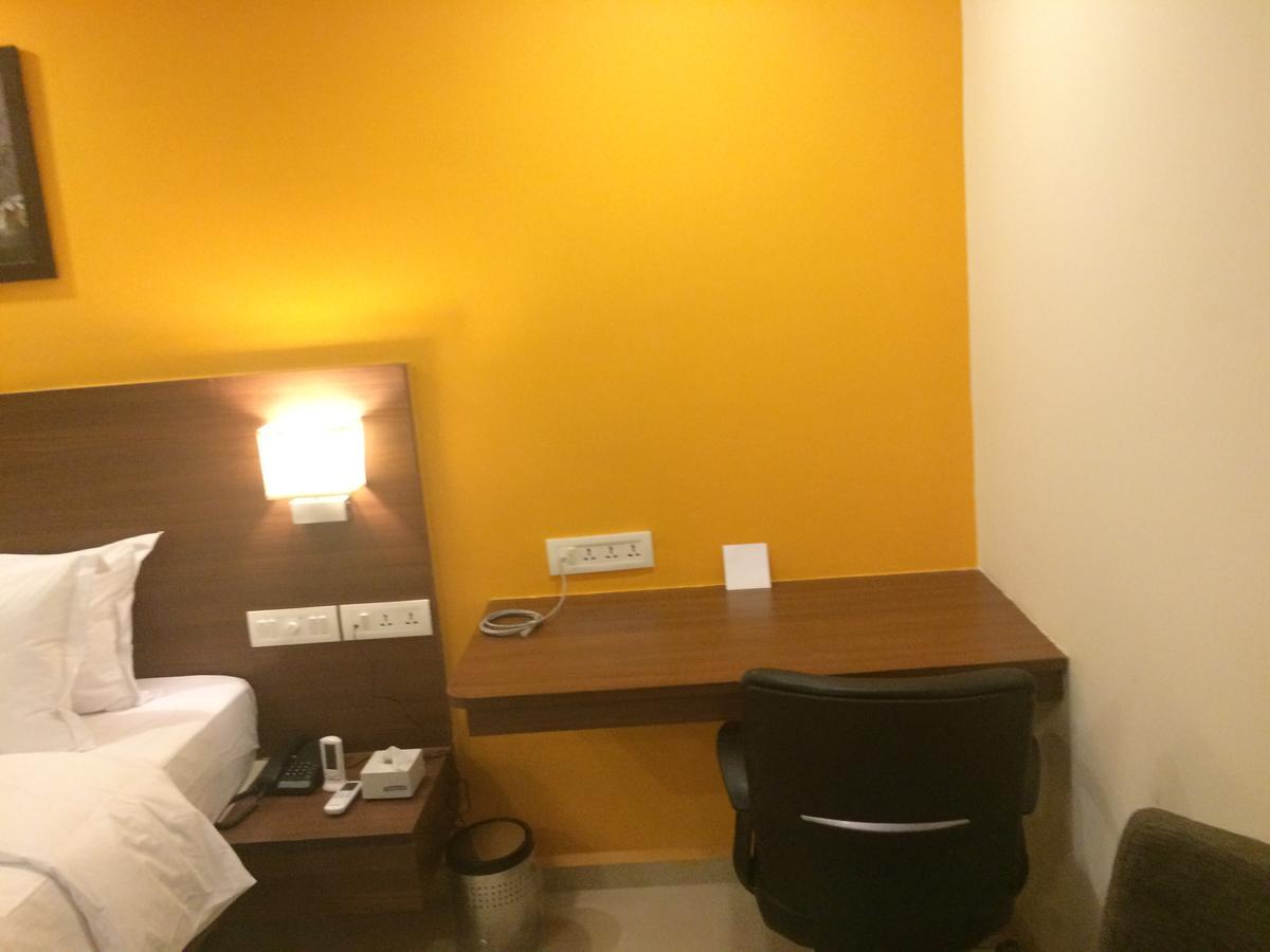 Best Western Alkapuri, Vadodara Esterno foto