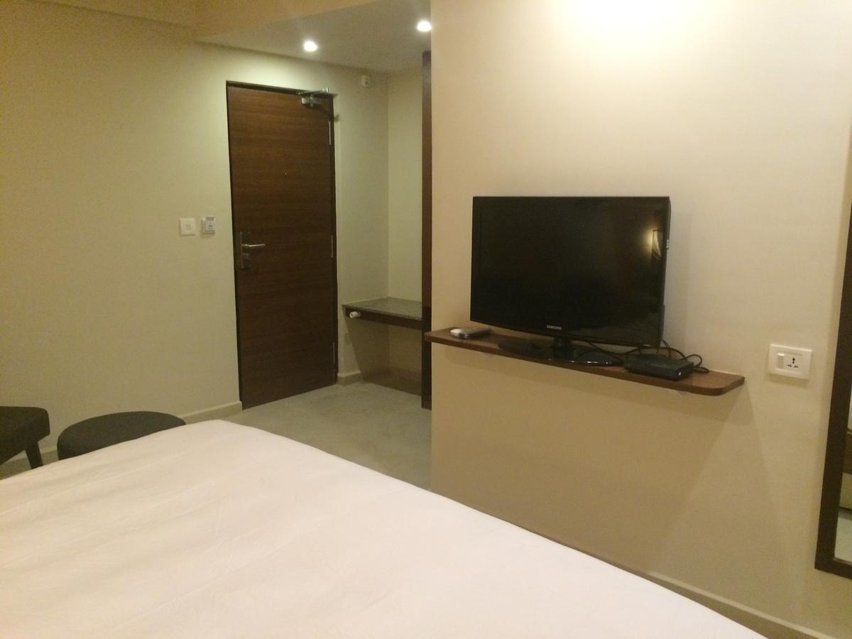 Best Western Alkapuri, Vadodara Esterno foto