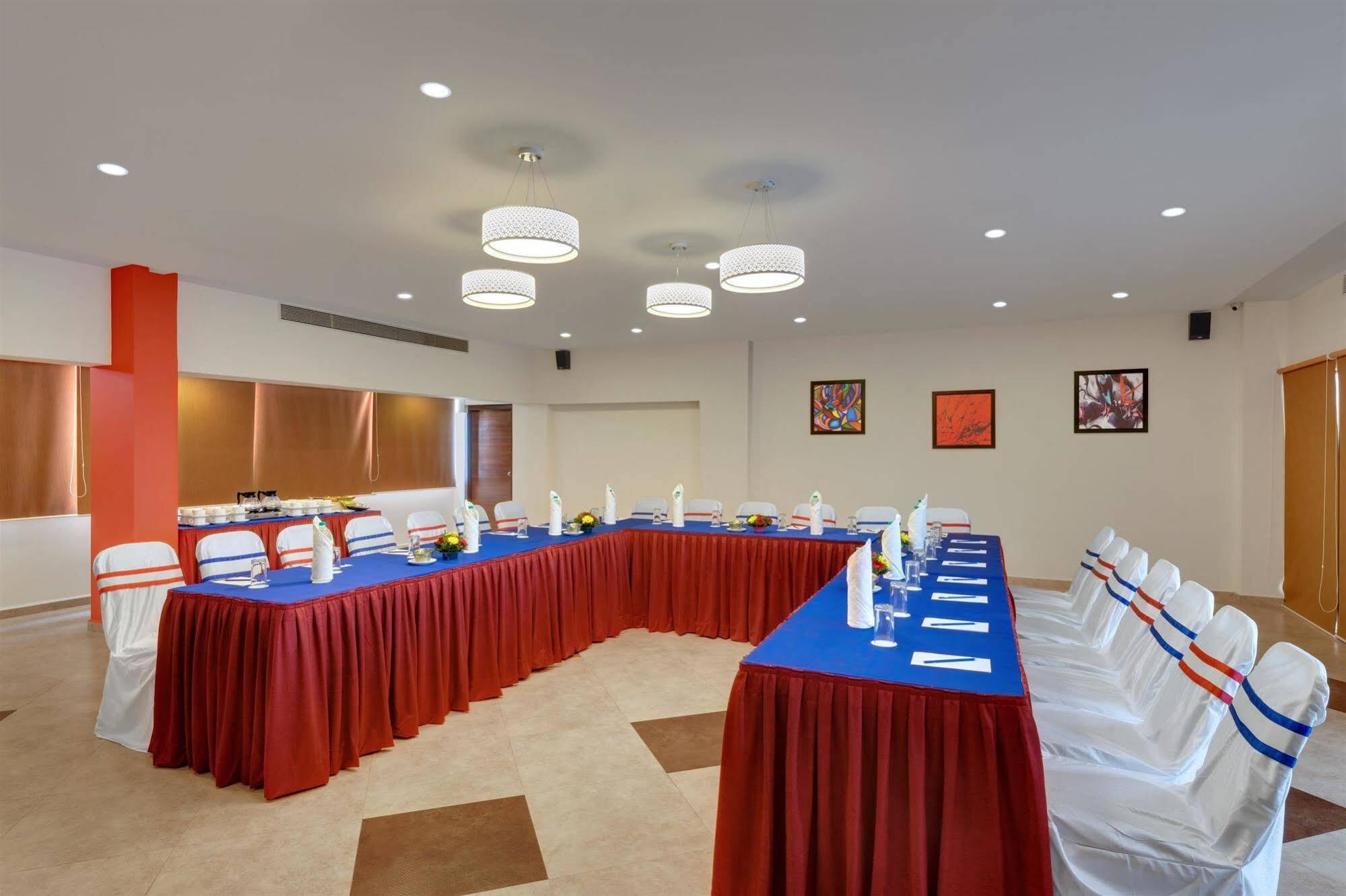 Best Western Alkapuri, Vadodara Esterno foto