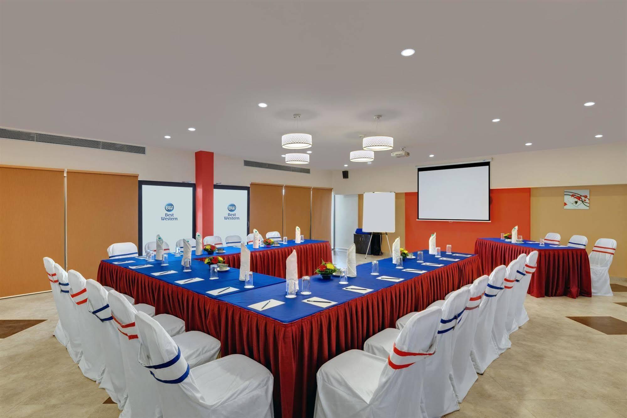 Best Western Alkapuri, Vadodara Esterno foto