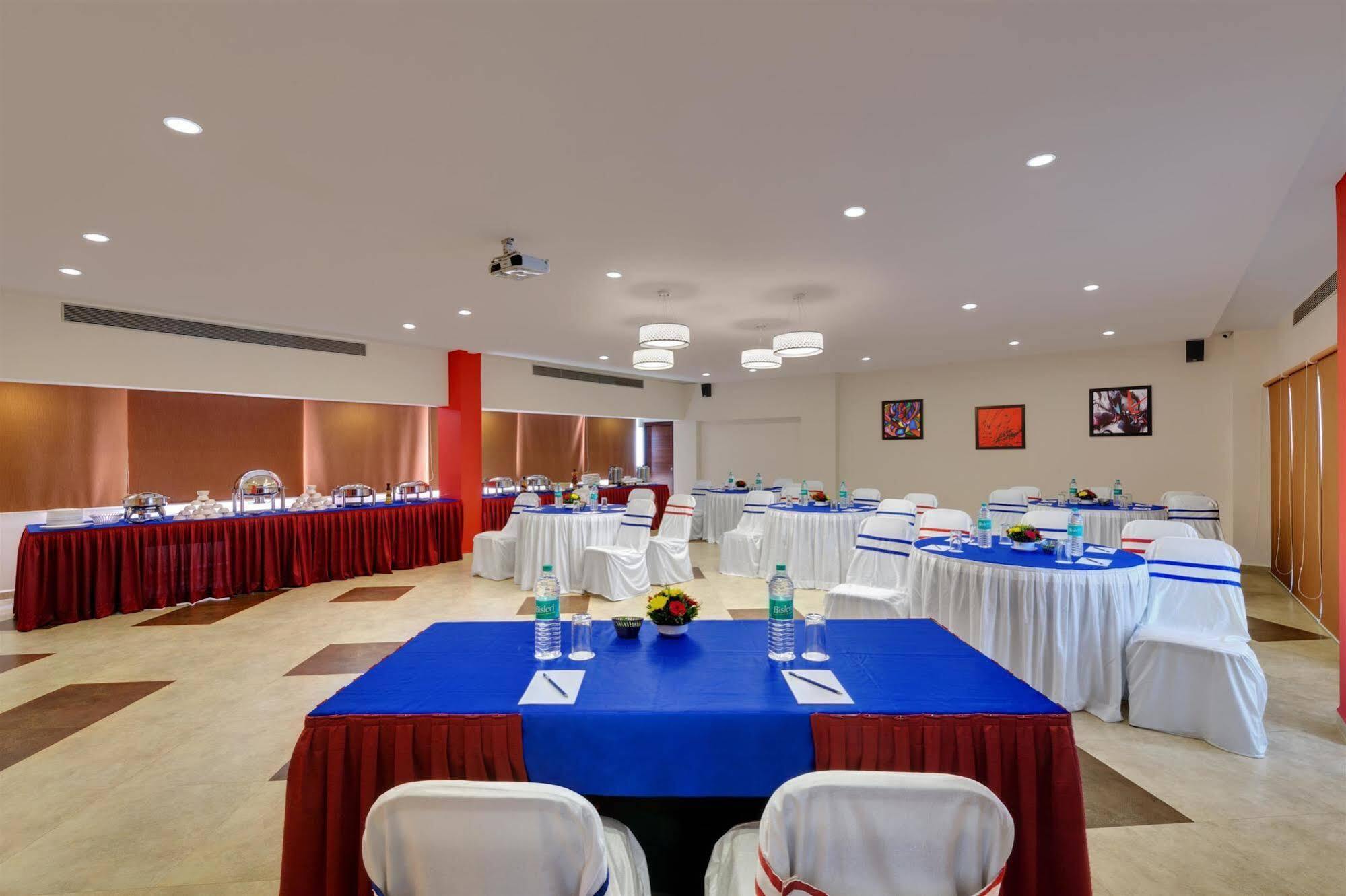 Best Western Alkapuri, Vadodara Esterno foto