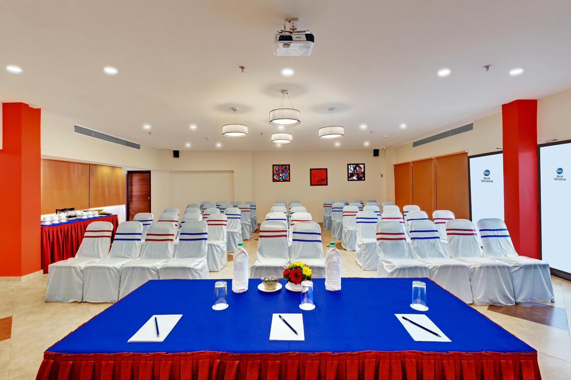 Best Western Alkapuri, Vadodara Esterno foto