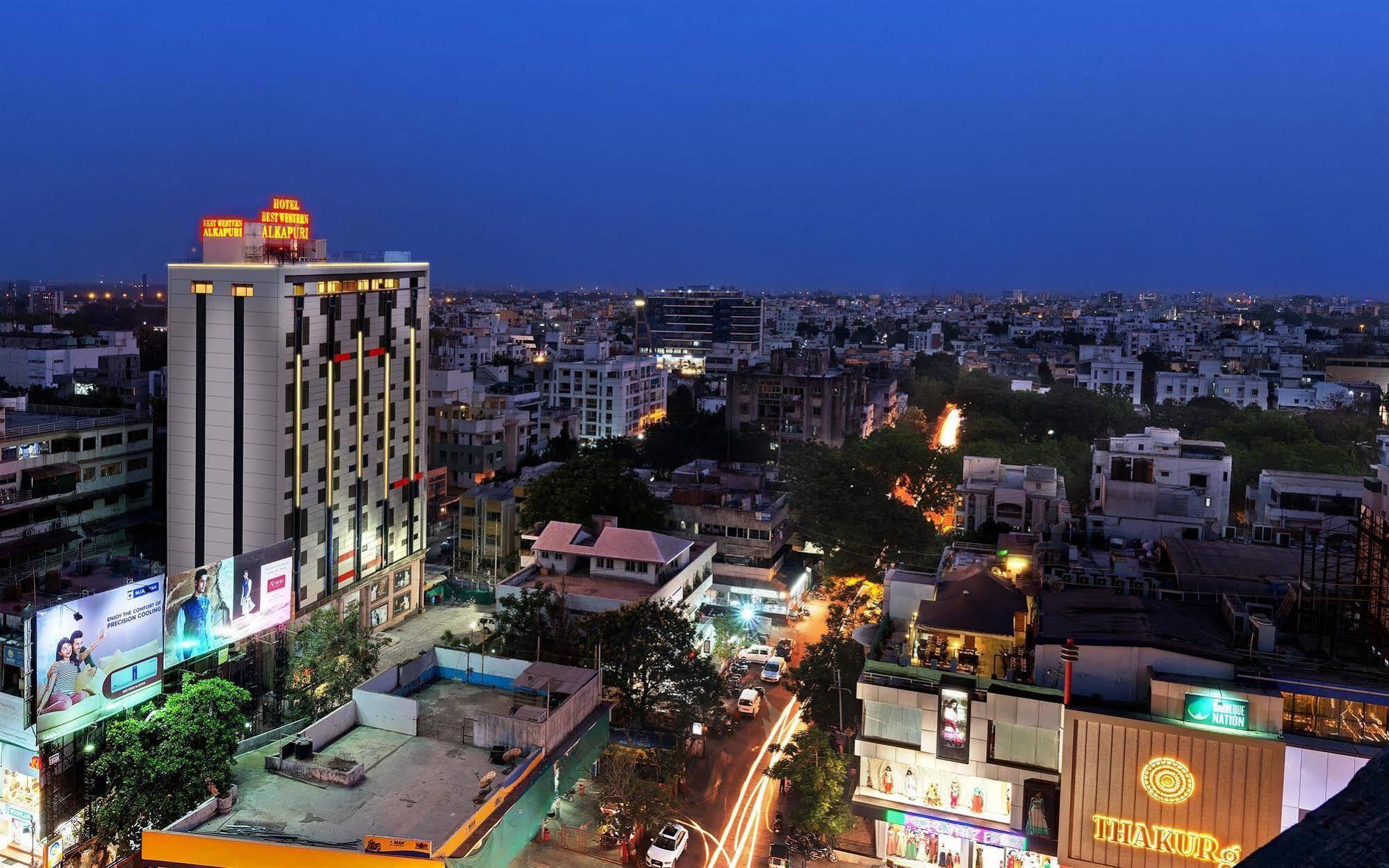 Best Western Alkapuri, Vadodara Esterno foto