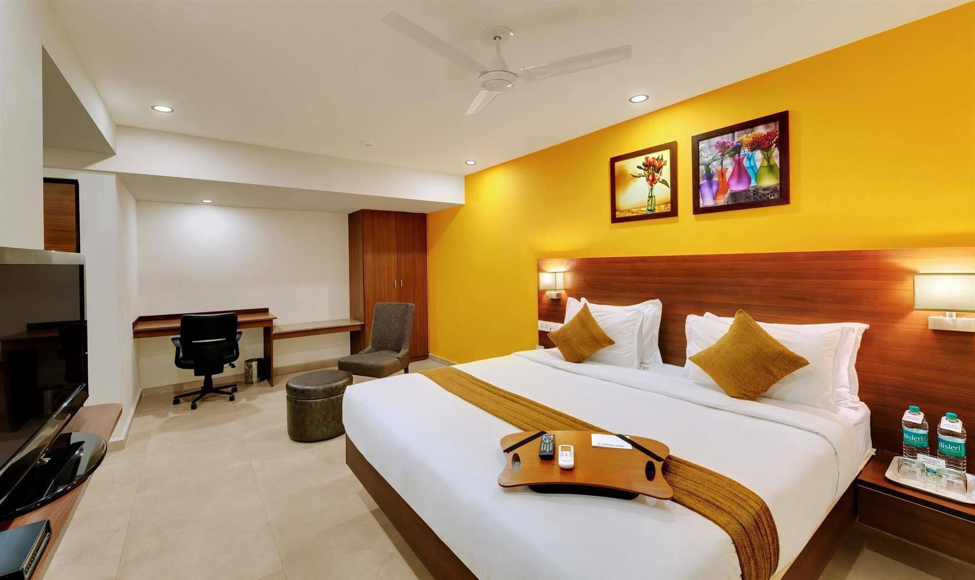 Best Western Alkapuri, Vadodara Esterno foto