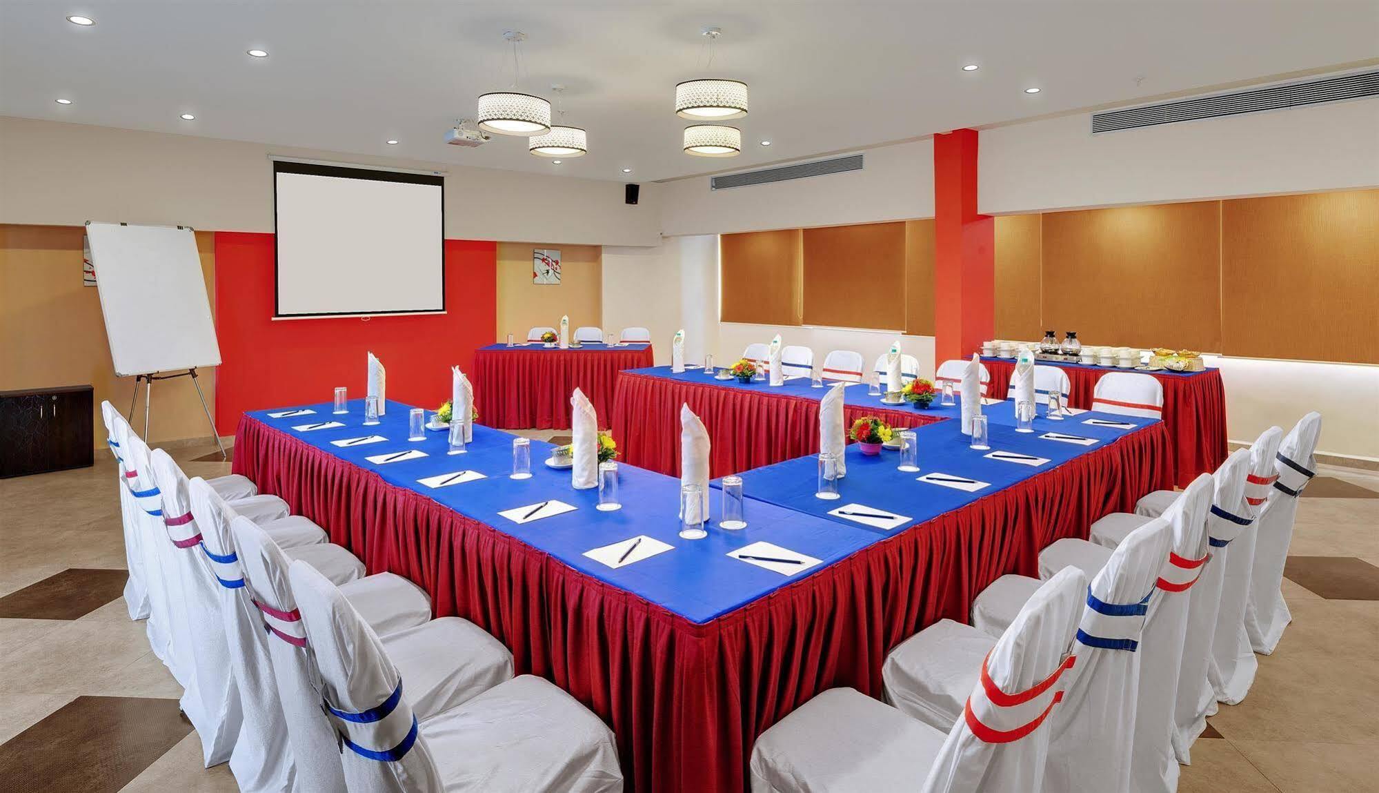 Best Western Alkapuri, Vadodara Esterno foto