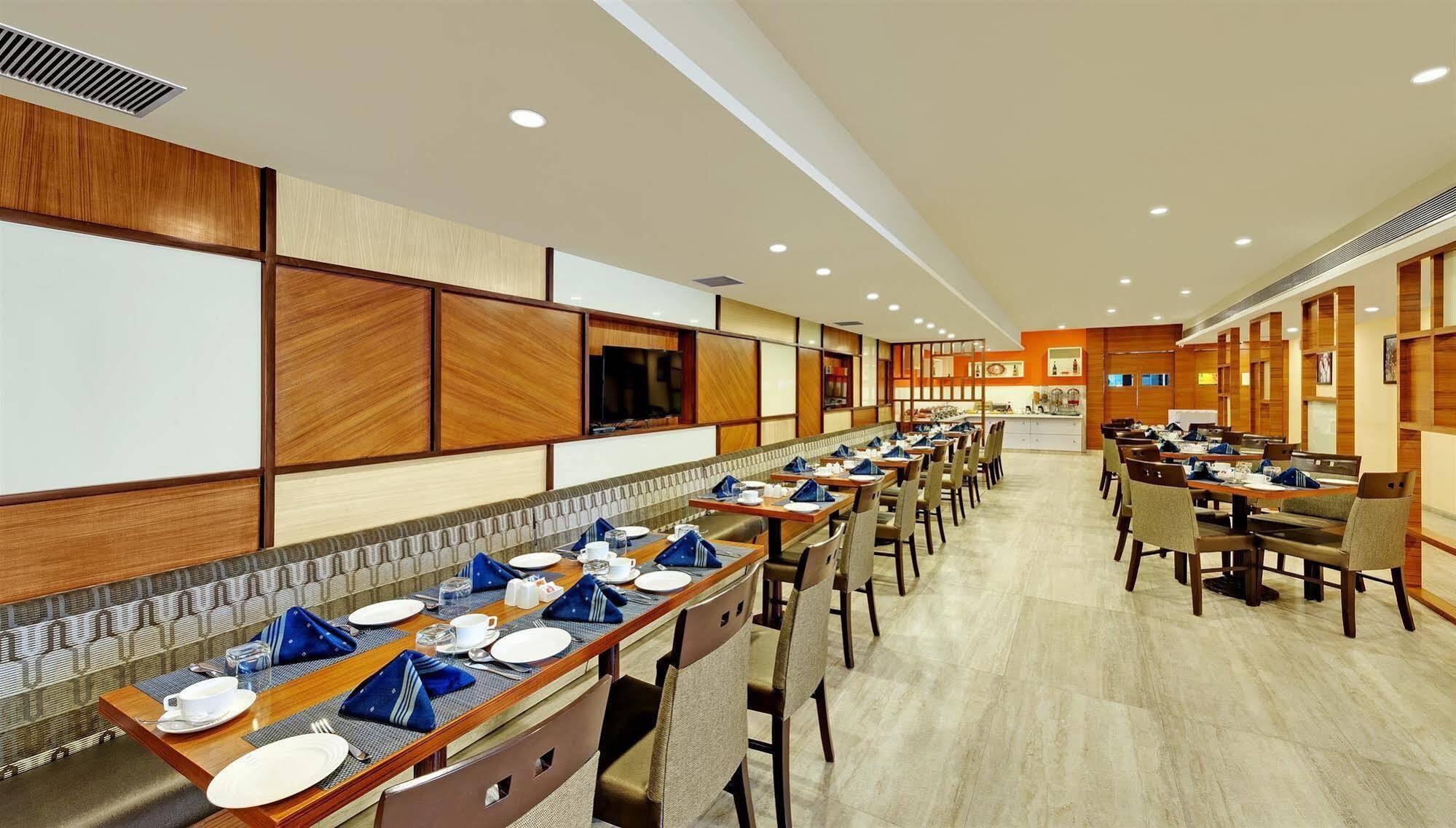 Best Western Alkapuri, Vadodara Esterno foto