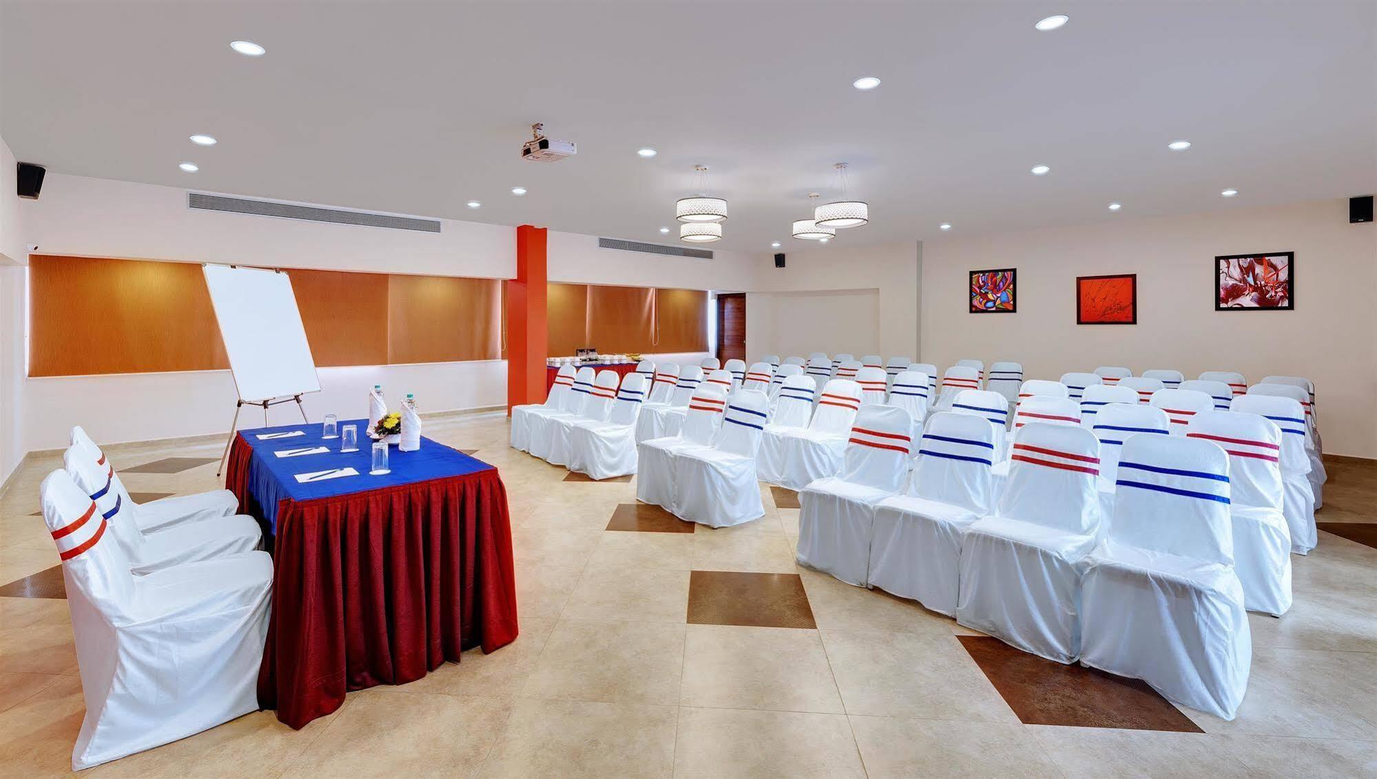Best Western Alkapuri, Vadodara Esterno foto
