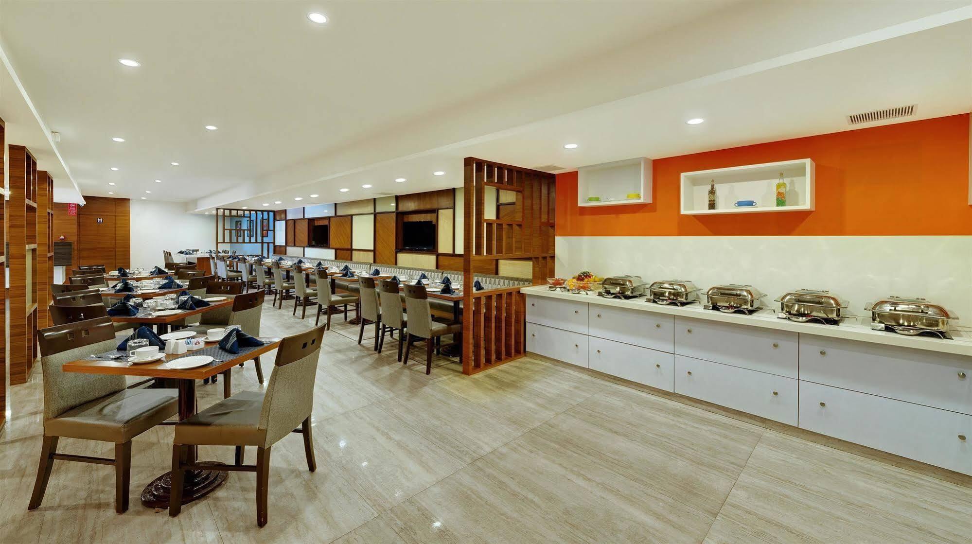 Best Western Alkapuri, Vadodara Esterno foto