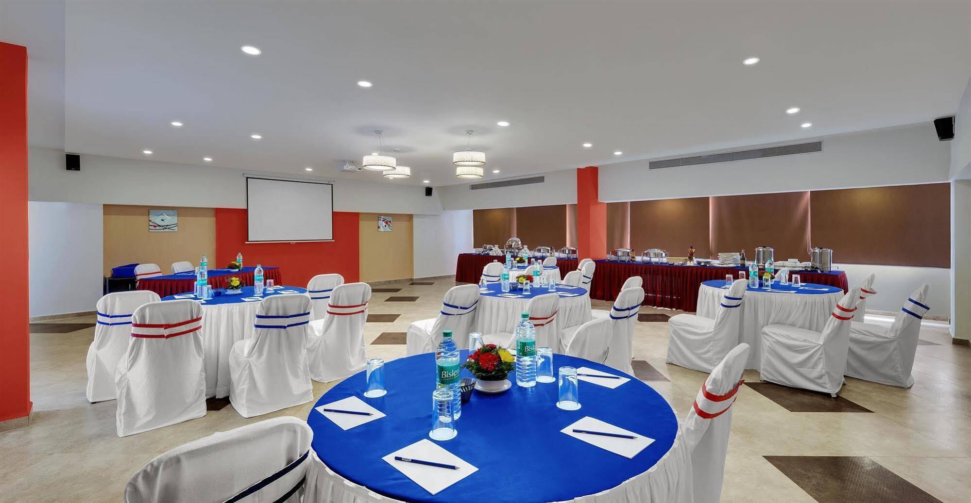 Best Western Alkapuri, Vadodara Esterno foto
