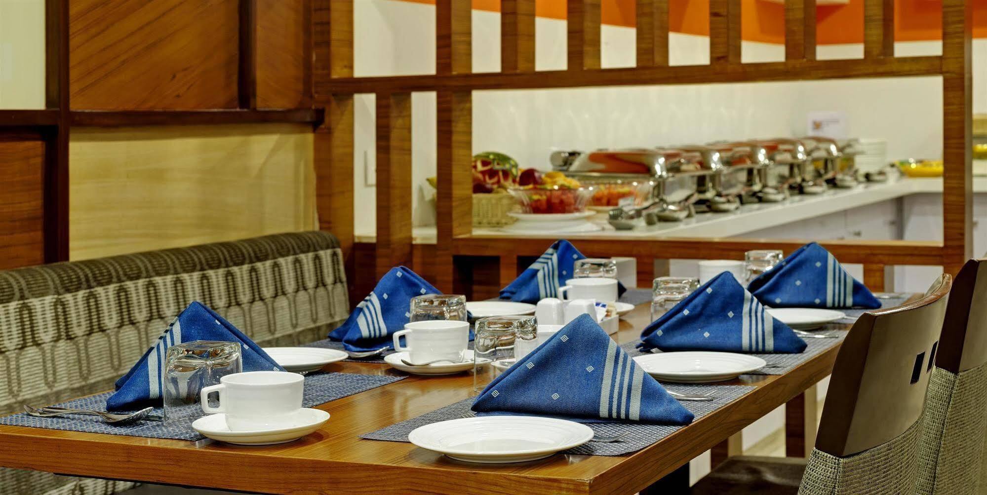 Best Western Alkapuri, Vadodara Esterno foto